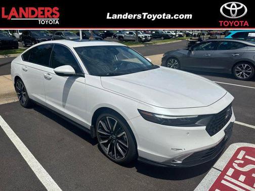 Platinum White Pearl 2023 Honda Accord Hybrid Touring