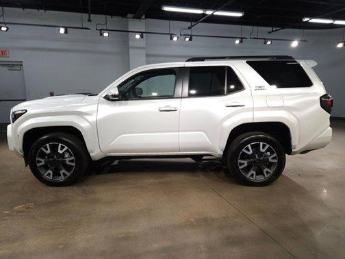 Wind Chill Pearl 2025 Toyota 4Runner TRD Sport