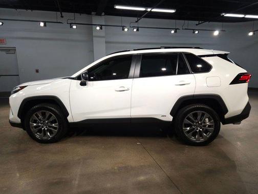 2025 Toyota RAV4 Hybrid LE