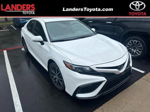Ice Cap 2024 Toyota Camry SE