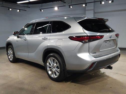 2021 Toyota Highlander Hybrid Limited