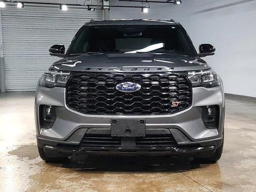 Carbonized Gray Metallic 2025 Ford Explorer ST