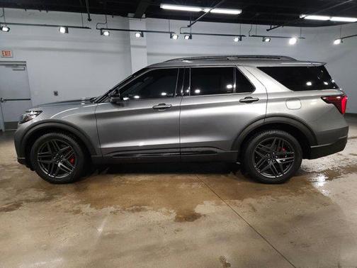 Carbonized Gray Metallic 2025 Ford Explorer ST