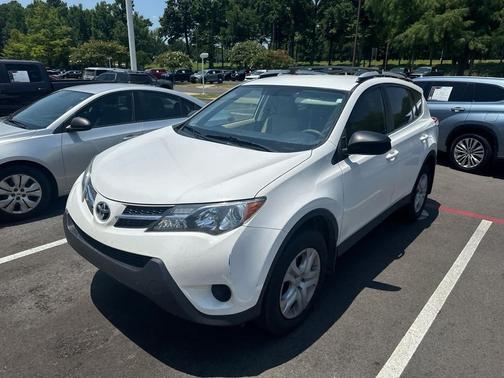 Super White 2013 Toyota RAV4 LE