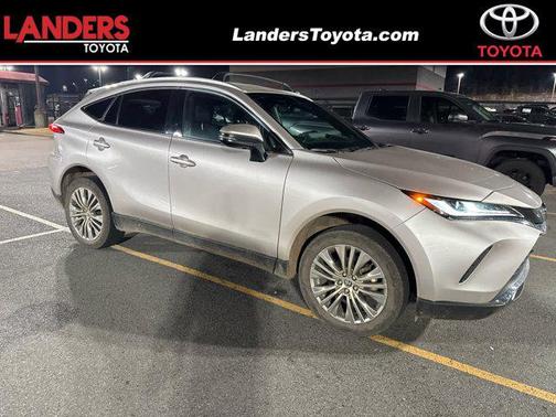 2023 Toyota Venza XLE