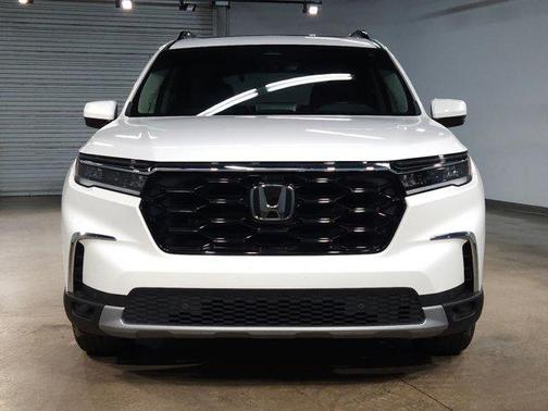 2024 Honda Pilot Touring 8-Passenger