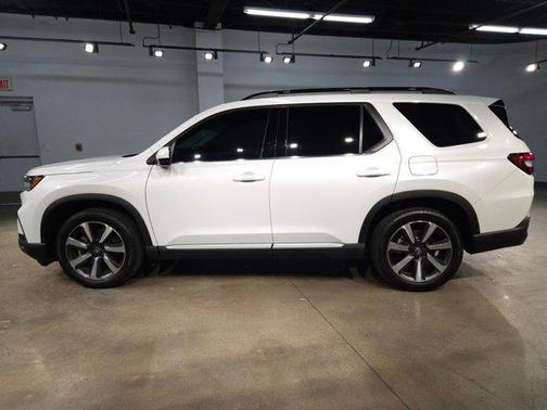 2024 Honda Pilot Touring 8-Passenger