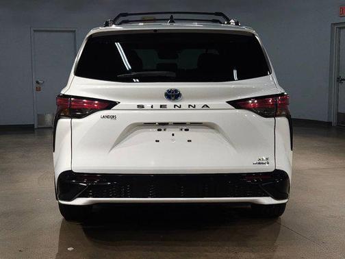 2022 Toyota Sienna XSE 7 Passenger