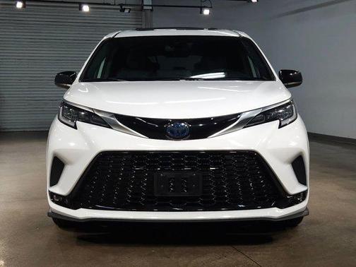 2022 Toyota Sienna XSE 7 Passenger