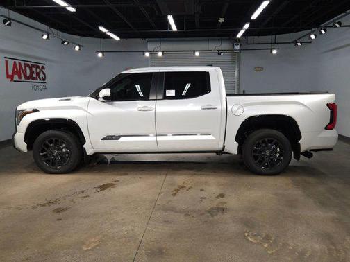 2025 Toyota Tundra Hybrid Platinum