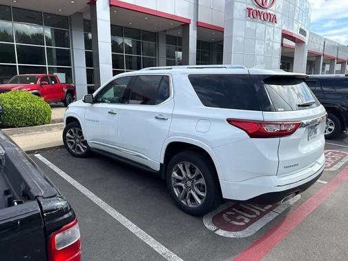 Summit White 2019 Chevrolet Traverse Premier