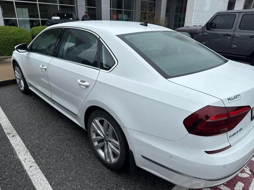 2018 Volkswagen Passat 2.0T SEL Premium