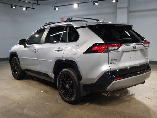 2023 Toyota RAV4 Hybrid SE