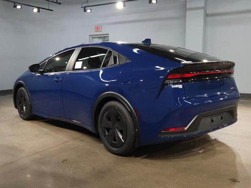 2025 Toyota Prius LE