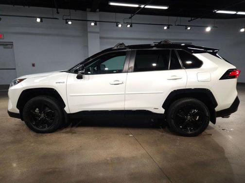 2021 Toyota RAV4 Hybrid SE