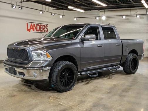 Photo 3 of 38 of 2015 RAM 1500 Laramie