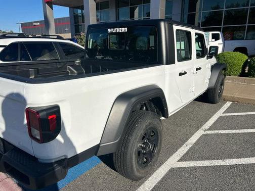 2024 Jeep Gladiator Sport