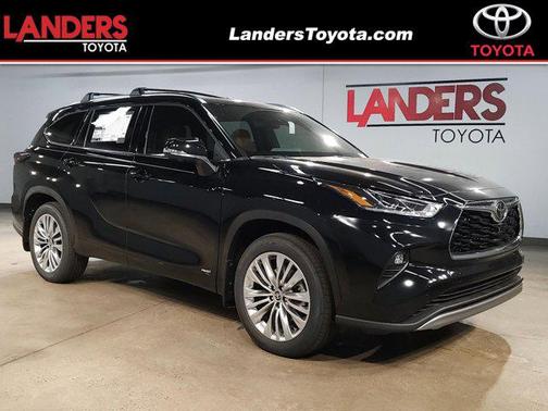 Midnight Black Metallic 2026 Toyota Highlander Hybrid Platinum