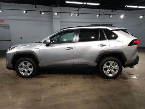 2020 Toyota RAV4 Hybrid XLE