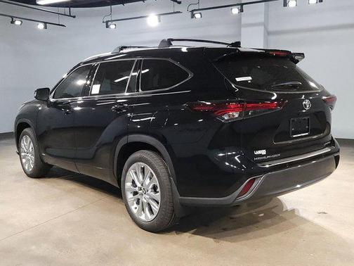 Black 2026 Toyota Highlander Hybrid Limited