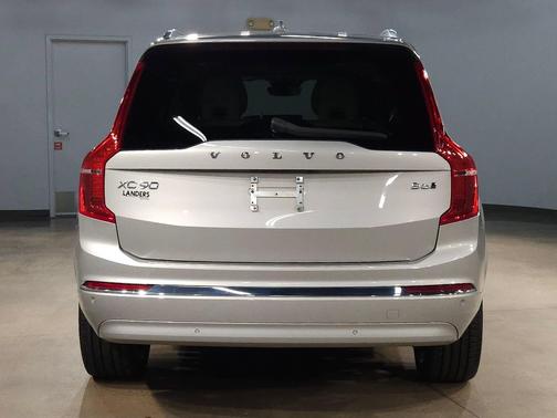 Silver Dawn Metallic 2023 Volvo XC90 B6 Plus 7-Seater