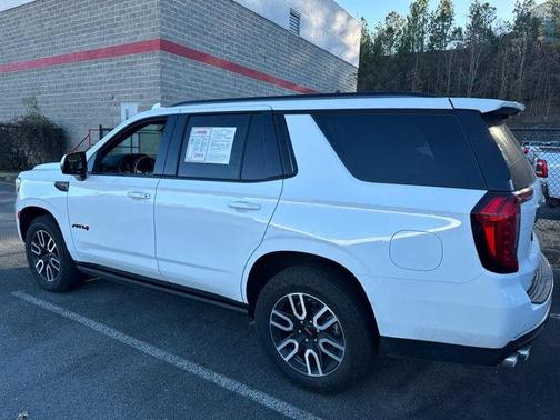 2024 GMC Yukon 4WD AT4