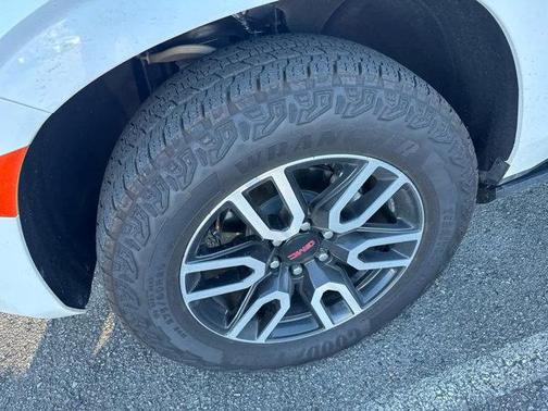 2024 GMC Yukon 4WD AT4