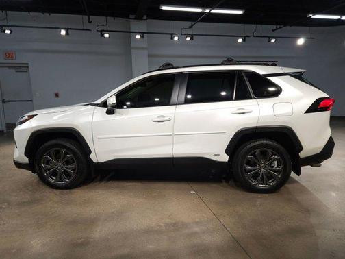 2022 Toyota RAV4 Hybrid XLE Premium