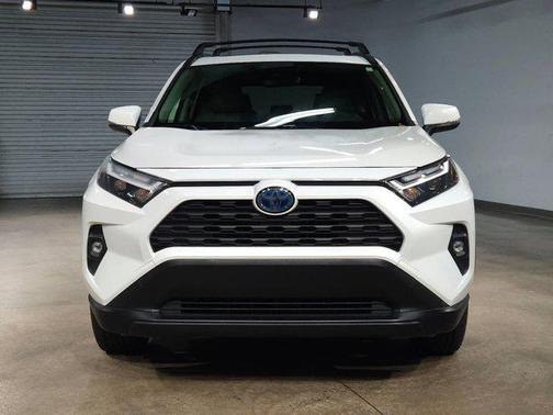 2022 Toyota RAV4 Hybrid XLE Premium