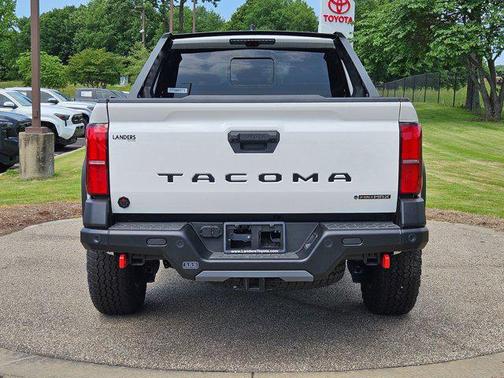 Ice Cap 2026 Toyota Tacoma Hybrid Trailhunter