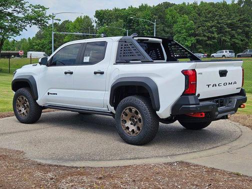 Ice Cap 2026 Toyota Tacoma Hybrid Trailhunter
