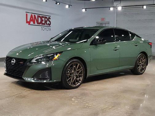 2025 Nissan Altima SR FWD