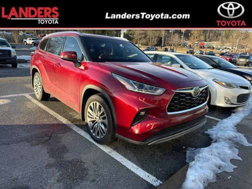 2022 Toyota Highlander Hybrid Platinum