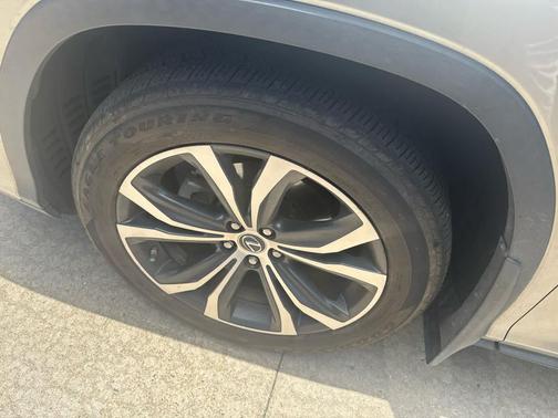 Atomic Silver 2022 Lexus RX 450h Base