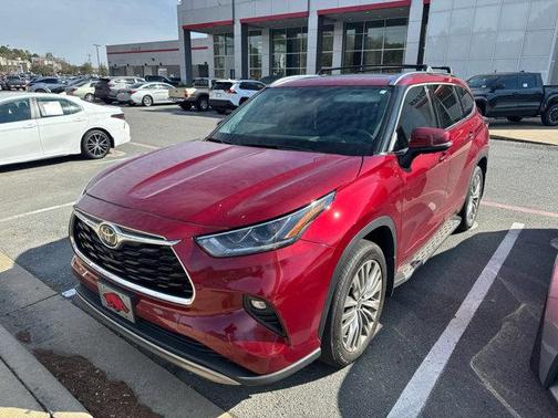 2022 Toyota Highlander Platinum