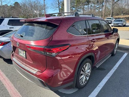 2022 Toyota Highlander Platinum