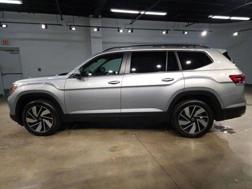 2024 Volkswagen Atlas 2.0T SE w/Technology 4MOTION