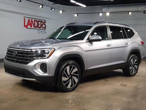 2024 Volkswagen Atlas 2.0T SE w/Technology 4MOTION
