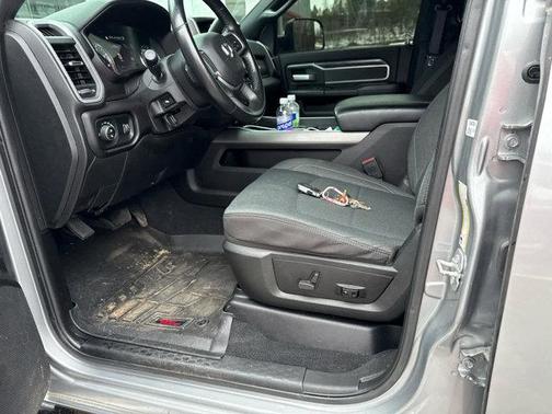 2022 RAM 2500 Big Horn Crew Cab 4x4 6'4' Box