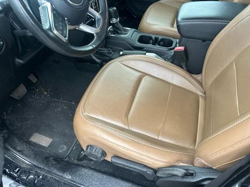 2022 Jeep Gladiator Overland