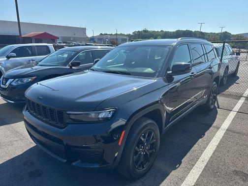 Diamond Black Crystal Pearlcoat 2025 Jeep Grand Cherokee L Altitude