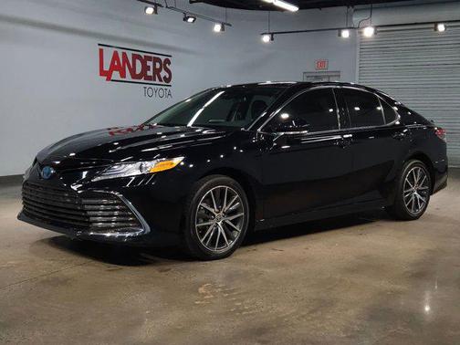 2024 Toyota Camry Hybrid XLE