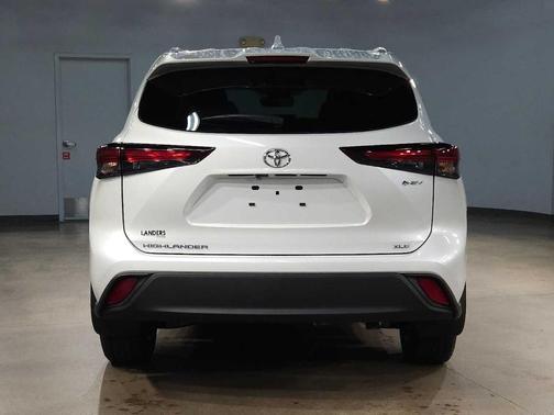 2025 Toyota Highlander Hybrid XLE