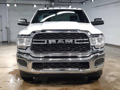 2022 RAM 2500 Tradesman Regular Cab 4x2 8' Box