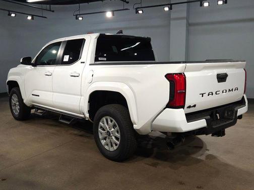 Ice Cap 2026 Toyota Tacoma SR5