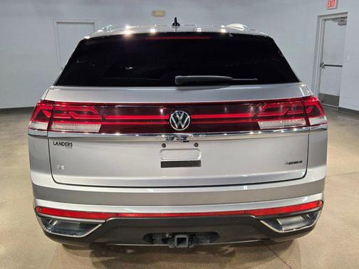 2024 Volkswagen Atlas Cross Sport 2.0T SE w/Technology 4MOTION