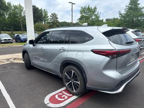 Celestial Silver Metallic 2021 Toyota Highlander XSE