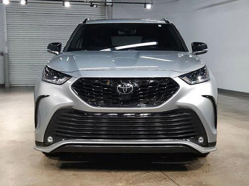 Celestial Silver Metallic 2021 Toyota Highlander XSE