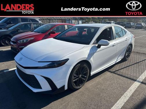 Ice Cap 2025 Toyota Camry SE