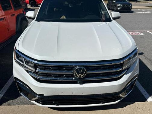 2022 Volkswagen Atlas Cross Sport 3.6L V6 SEL Premium R-Line